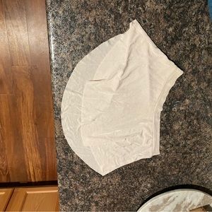 White bullet pointe size medium